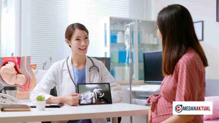 Rekomendasi 10 Dokter Spesialis Kandungan Terbaik di Surabaya
