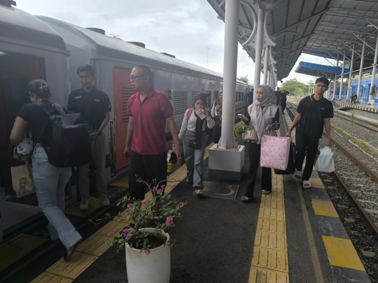 KAI Imbau Penumpang Batasi Bagasi Saat Mudik