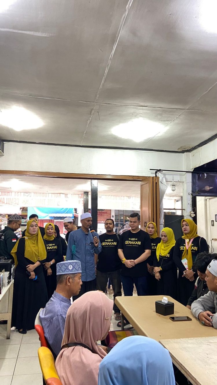 GIS Salurkan Bingkisan Lebaran untuk Guru Ngaji Rumahan di Medan