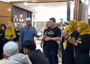 GIS Salurkan Bingkisan Lebaran untuk Guru Ngaji Rumahan di Medan