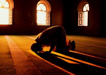 Tata Cara Sholat Taubat dan Bacaan Doa Sesuai Sunnah Rasulullah