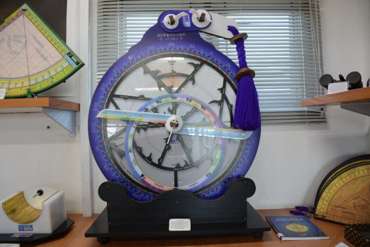 Instrumen Astronomi dan Penggunaannya