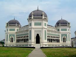 Mengenal Masjid Raya Al-Mashun di Medan
