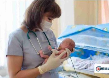 Info Dokter Neonatologi Terbaik di Surabaya untuk Bayi Prematur dan Perawatan Intensif