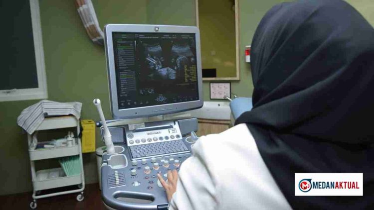 Dokter Kandungan Spesialis Fetomaternal Terbaik di Surabaya Lengkap dengan Jadwal Praktik