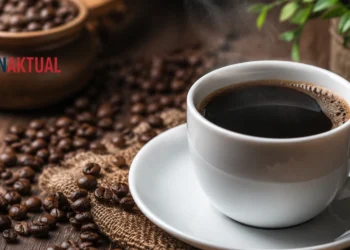 Sering Minum Kopi, Ketahui Manfaat dan Risikonya